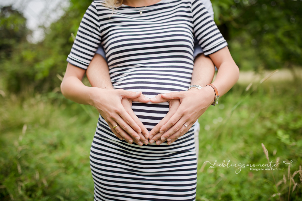 Schwangerschaftsfotos_kaiserswerth_rhein-Ratingen-hoesel-breitscheid_heiligenhaus_Duesseldorf_babybauch (1)