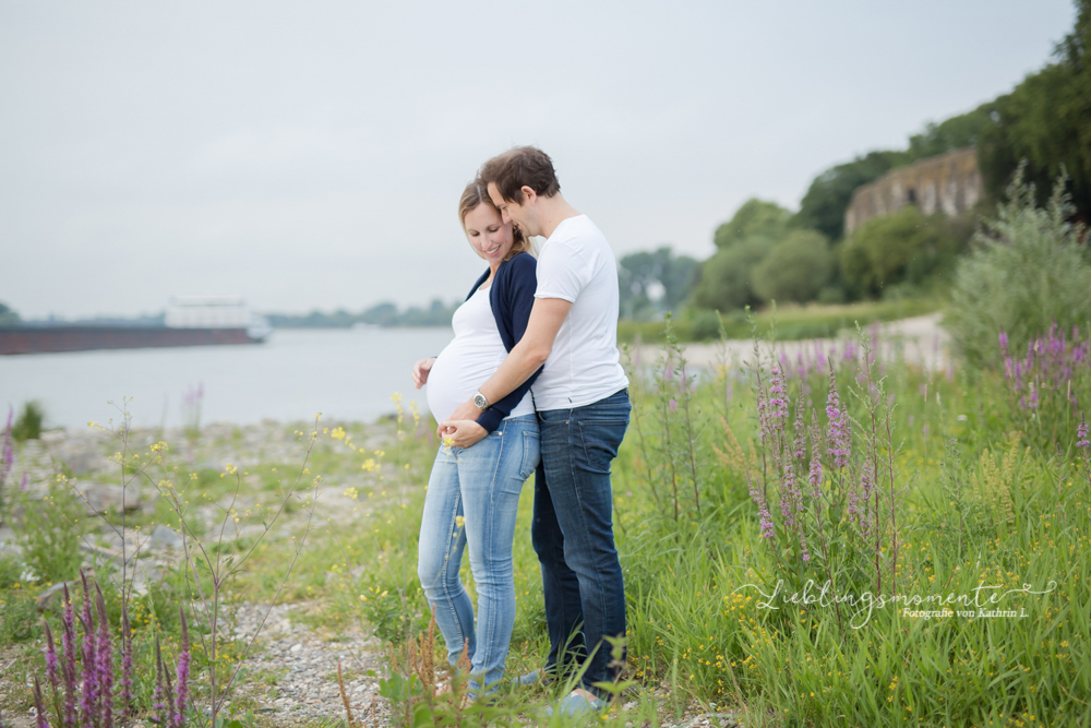 Schwangerschaftsfotos_kaiserswerth_rhein-Ratingen-hoesel-breitscheid_heiligenhaus_Duesseldorf_babybauch (8)