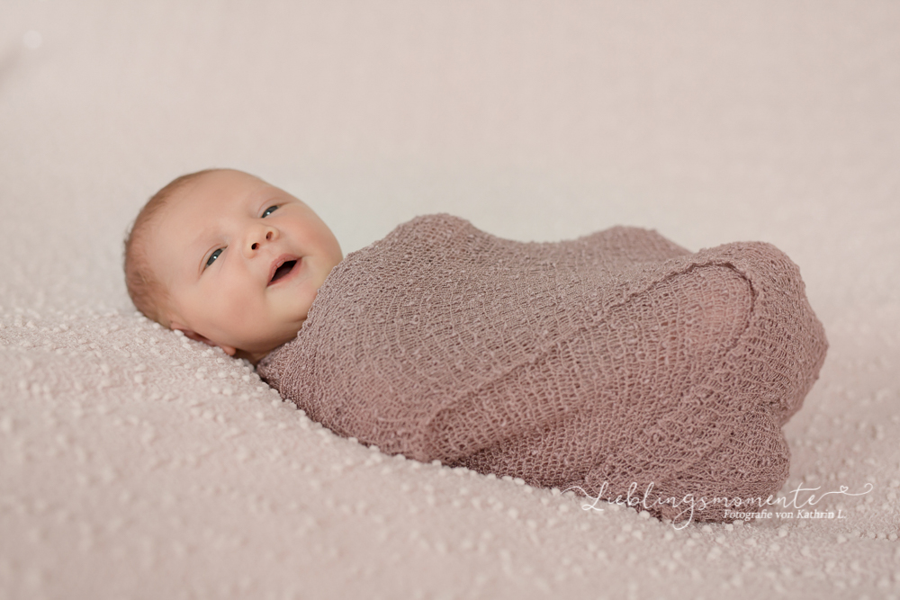 Newborn_fotografin_fotoshooting_hösel_lintorf_heiligenhaus_velbert_düsseldorf (2)