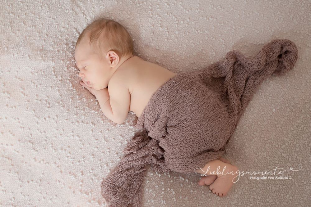 Newborn_fotografin_fotoshooting_hösel_lintorf_heiligenhaus_velbert_düsseldorf (3)